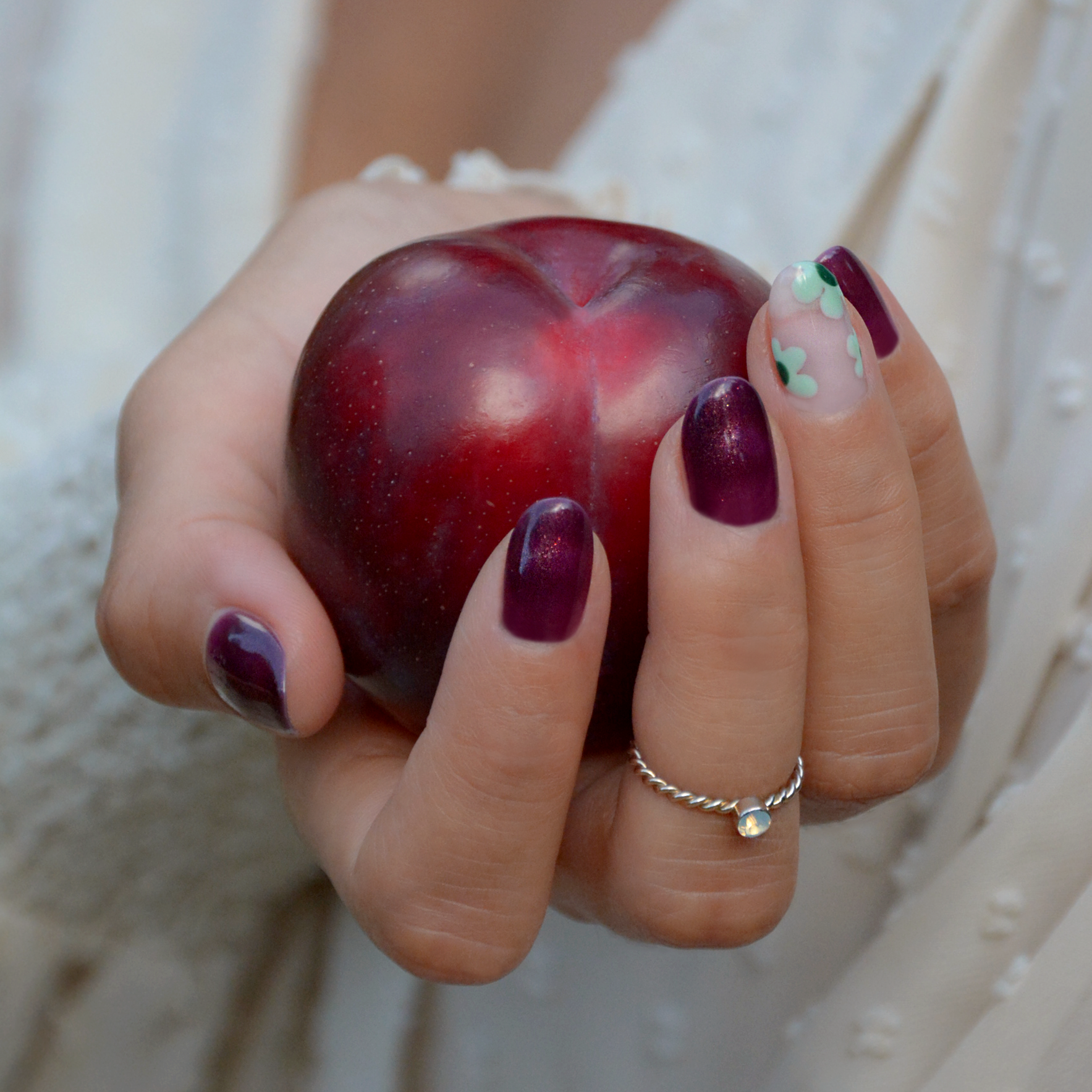 Dark Plum (Shimmer) - Le Mini Macaron (7112405516456)