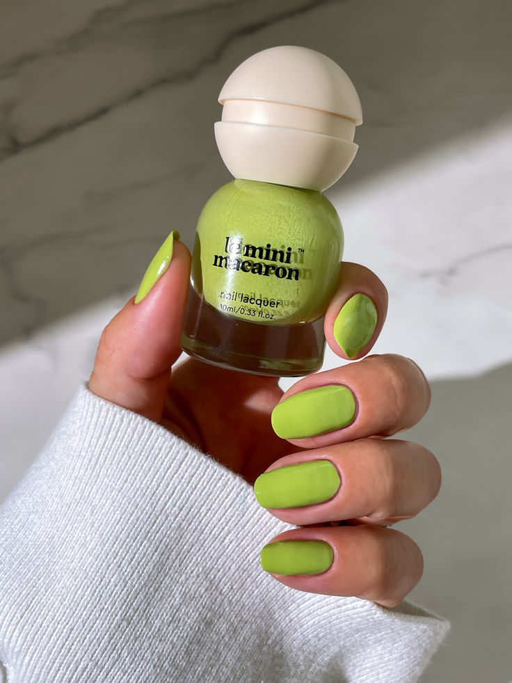Le Sweet neglelak Matcha Latte fra Le Mini Macaron